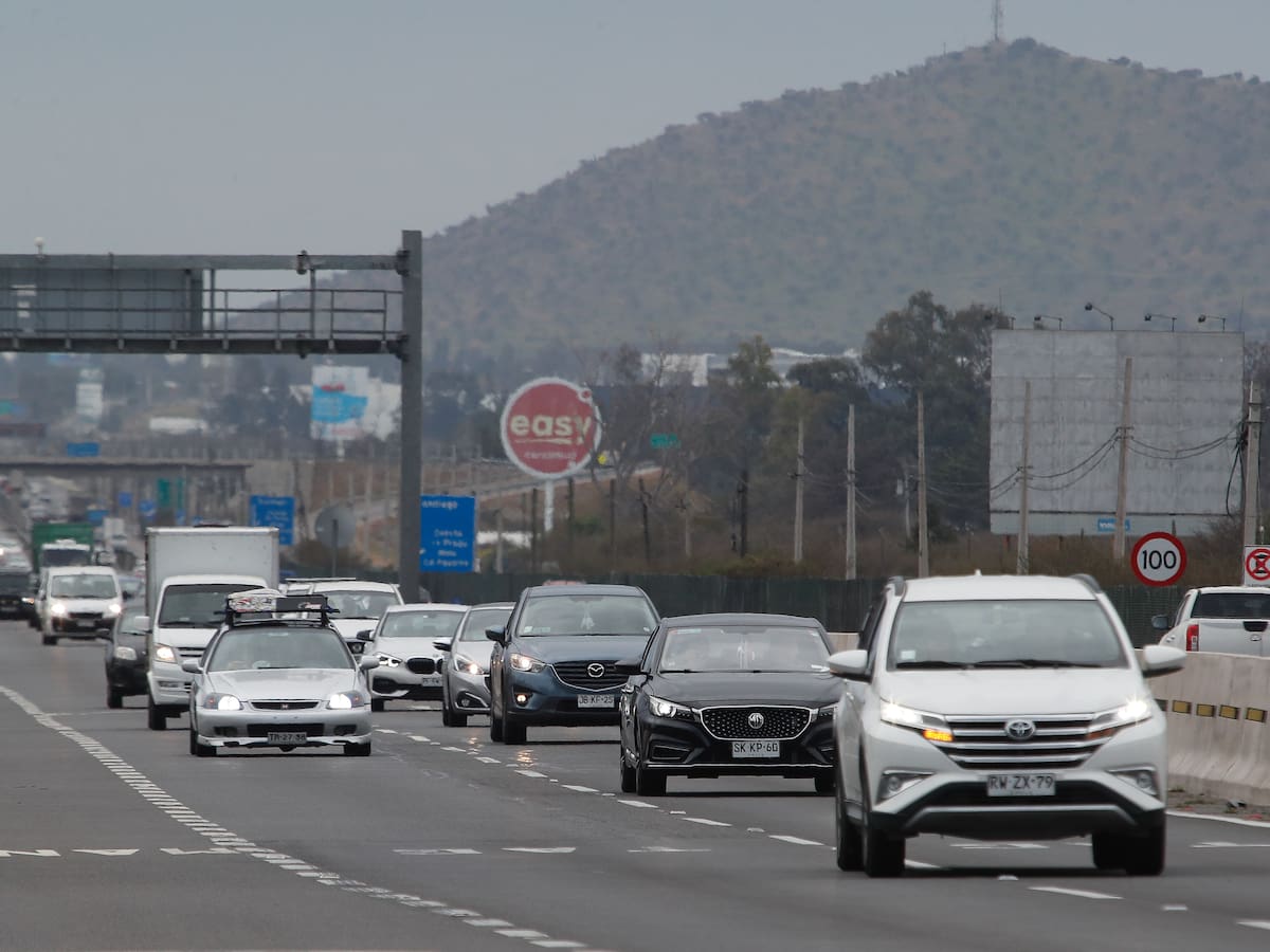 Retorno a Santiago tras Fiestas Patrias: este es el día en que se espera mayor flujo de autos en carreteras