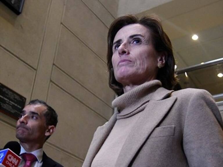 Diputados del PS evalúan eventual acusación constitucional contra Marcela Cubillos