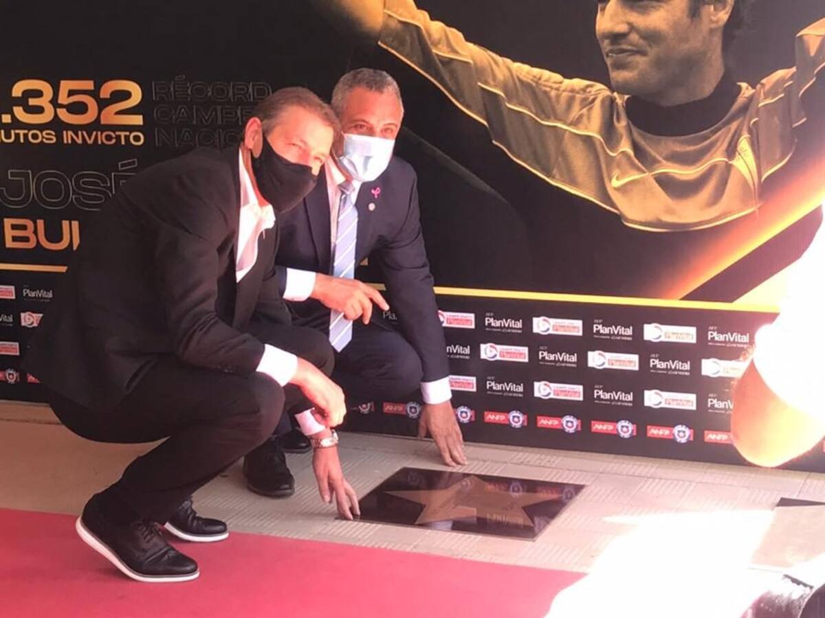 «Tati» Buljubasich recibió reconocimiento en el “Paseo de la fama” de la ANFP