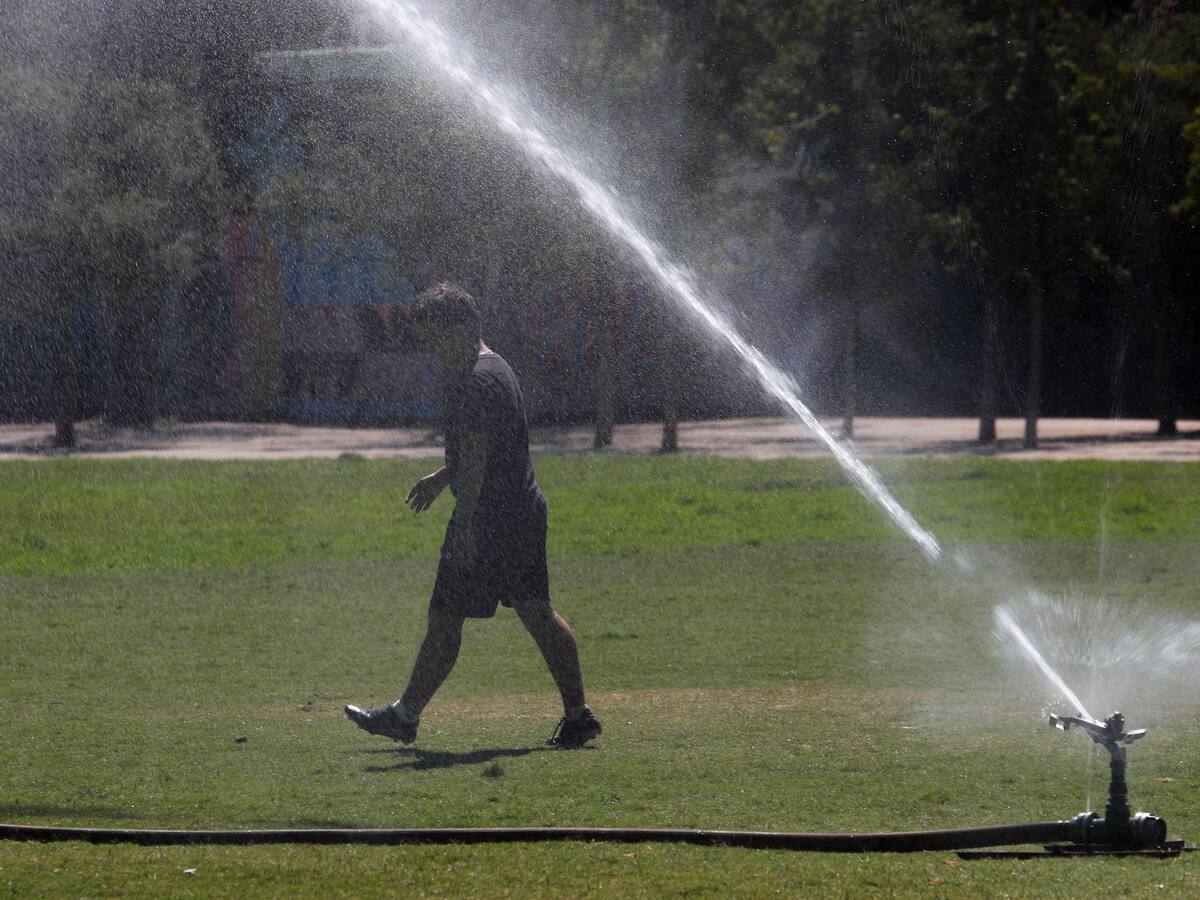 Agroclimatólogo y ola de calor en Chile: “Las máximas extremas van a ir subiendo. Han ido subiendo y van a seguir subiendo”