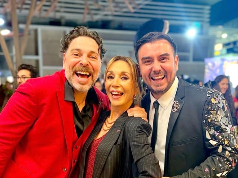 Reconocido periodista celebra aniversario junto a su esposo con románticas fotos: “Gracias por ser mi compañero de vida”