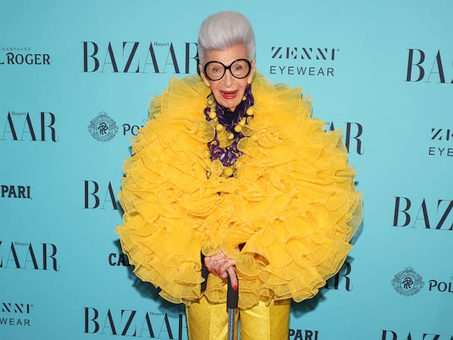 Muere Iris Apfel a los 102 años, ícono mundial del diseño y la moda