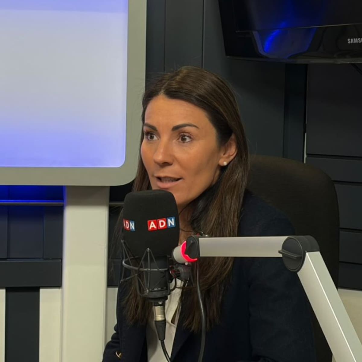 Ministra de Educación revela que la cartera no recortó el 3% solicitado por Hacienda: “El ajuste fue menor”