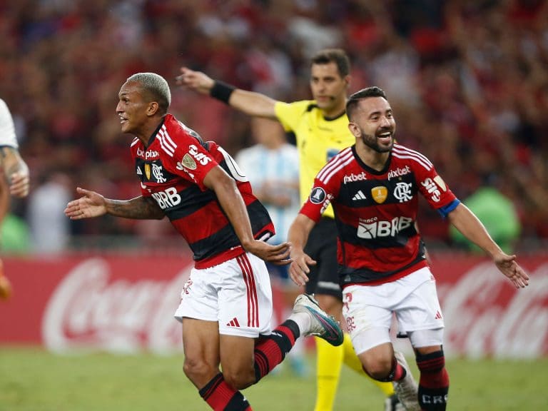 Flamengo derrotó a Racing y quedó ad portas de avanzar a los 8vos de final de la Copa Libertadores