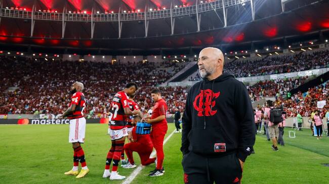 Tenso ambiente: hinchas de Flamengo corean insulto contra Jorge Sampaoli en el Estadio Maracaná