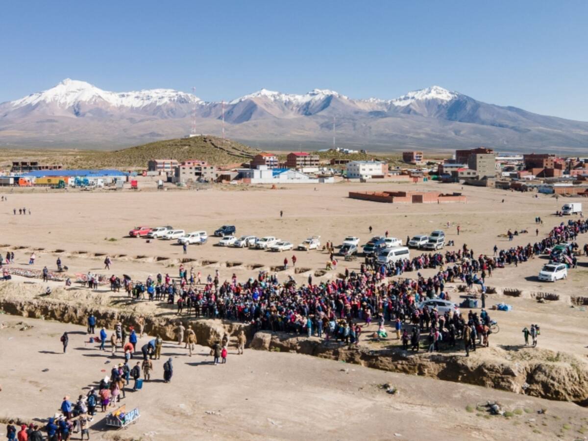 Reportaje acusa a Chile de que policías y militares ayudan a migrantes venezolanos a ingresar a Perú