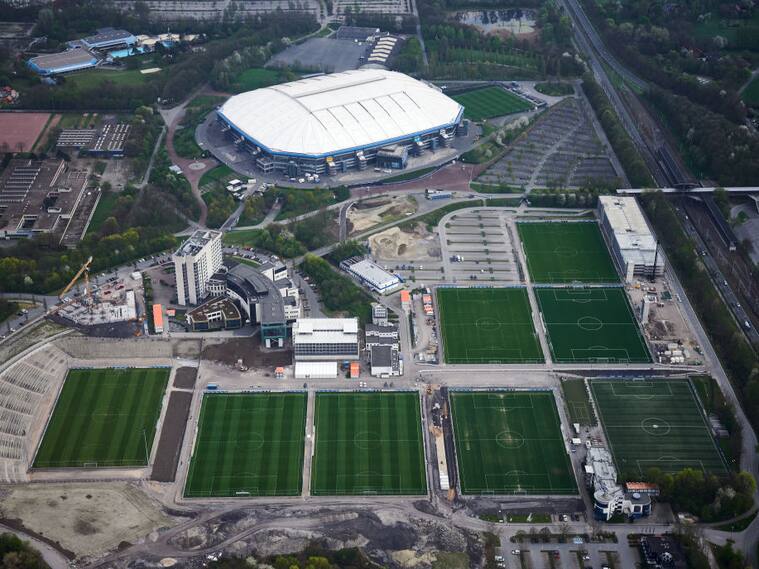 Un vacío centro de entrenamientos del FC Schalke 04 de Alemania