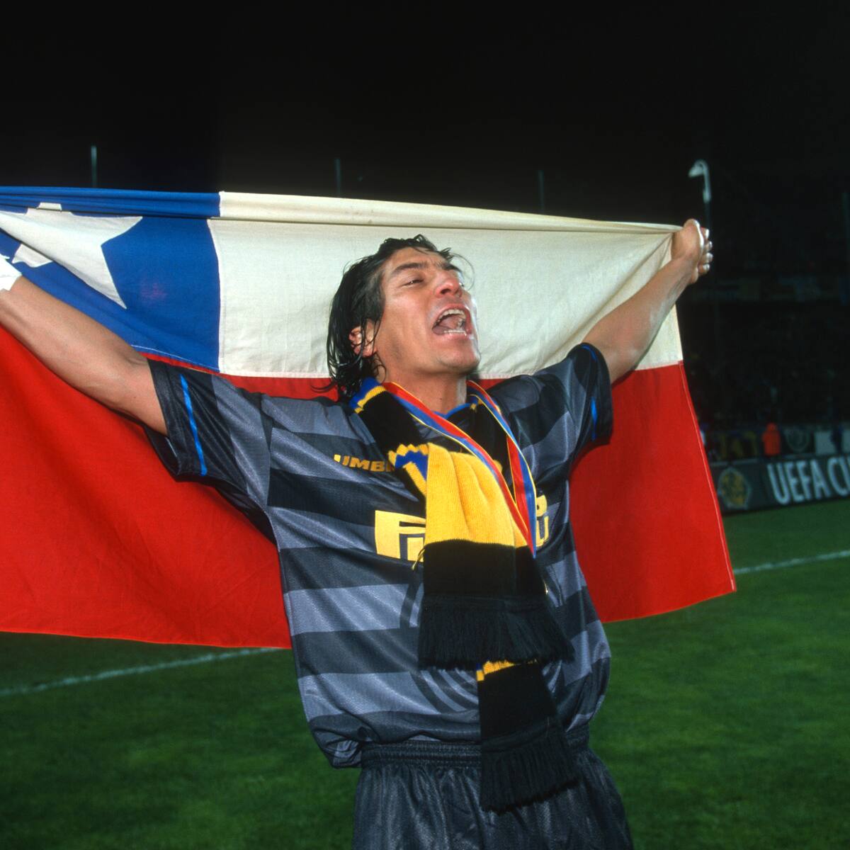Estos son los tres mejores futbolistas en la historia de Chile, según una IA