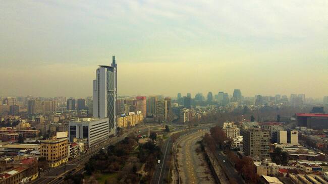 11 de Julio de 2020/SANTIAGO
Torre Telefonica, durante imgenes areas de la contaminacin en la capital, en medio de la pandemia de COVID-19.
FOTO: JOSE FRANCISCO ZUIGA/AGENCIAUNO