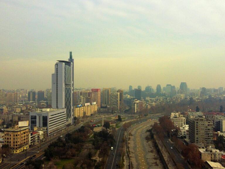 11 de Julio de 2020/SANTIAGO
Torre Telefonica, durante imgenes areas de la contaminacin en la capital, en medio de la pandemia de COVID-19.
FOTO: JOSE FRANCISCO ZUIGA/AGENCIAUNO