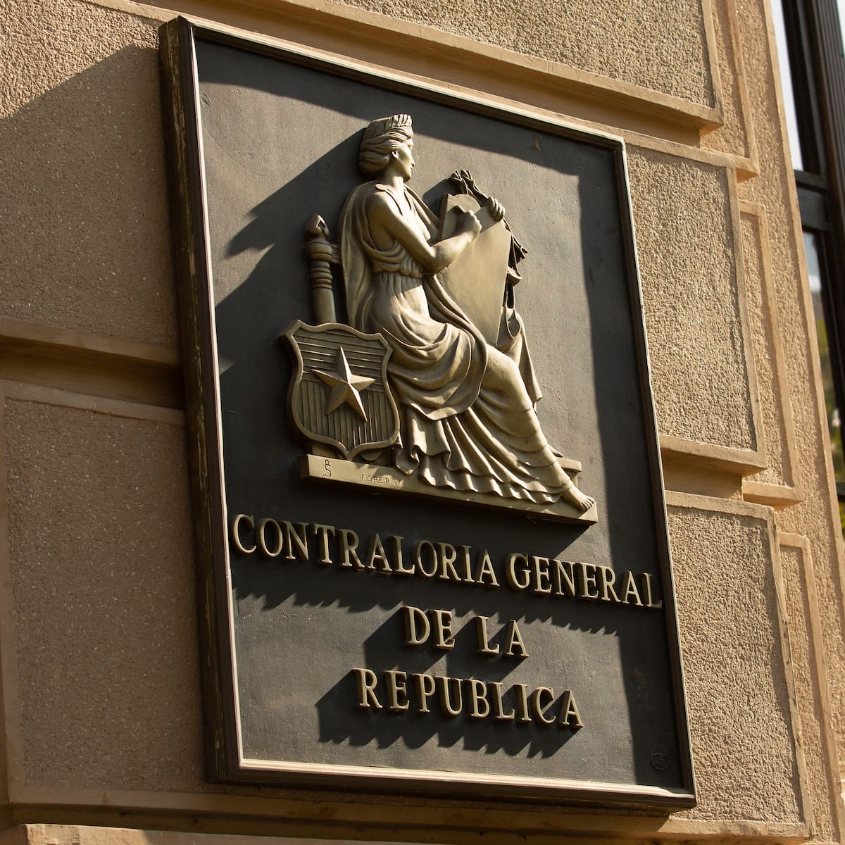 Exdirector del Slep Valparaíso recibió más de $240 millones de sueldo mientras estaba suspendido por demora en el sumario