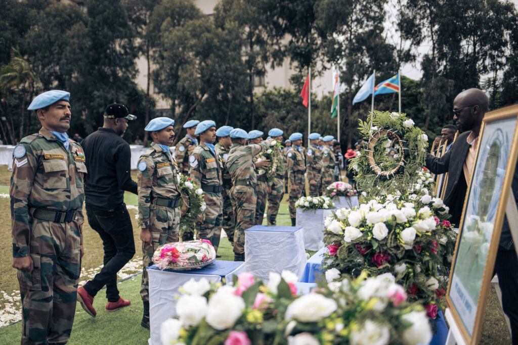 Militares indios de misión de ONU realizan funerales a muertos en el Congo