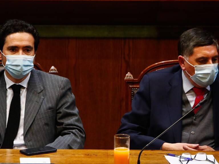 07 DE JULIO DE 2020/VALPARAISOLos ministros Ignacio Briones (i) y Claudio Alvarado (d), durante la sesion de la Camara de Diputados, que debate la reforma constitucional que permite el retiro de parte de los fondos previsionales durante el estado de excepcion por la pandemia del Coronavirus.
FOTO: LEONARDO RUBILAR CHANDIA/AGENCIAUNO