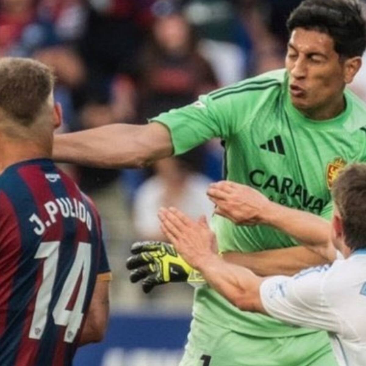 “Fue una situación límite”: la explicación de Esteban Andrada tras golpear a un rival en España y la sanción que arriesga