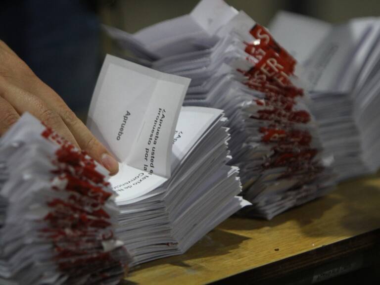 Encuesta CEP: las principales razones para votar Rechazo fueron el trabajo de los constituyentes y la posible división del país