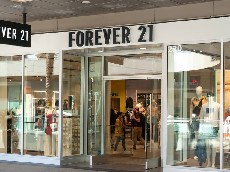 Forever 21 se declara en quiebra: ¿Cuáles fueron los motivos y qué pasará con sus tiendas internacionales?