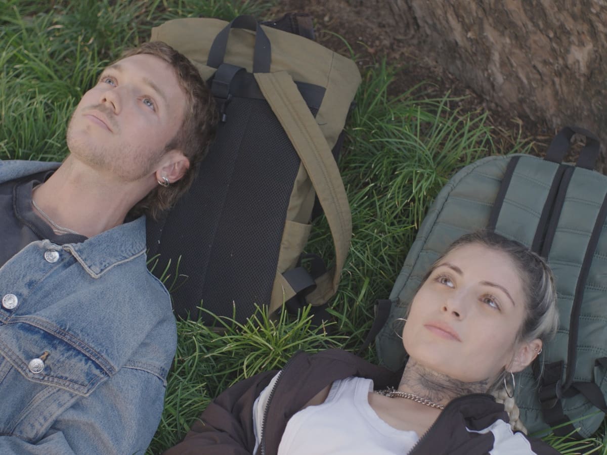 “Todos estamos un poco rotos”: el mensaje de “Amor Animal”, la serie de Prime Video que mezcla trap, amor y salud mental