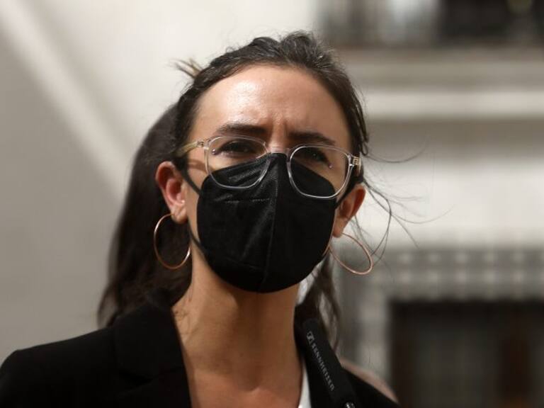 Camila Vallejo por quinto retiro: «Una cosa es acudir a una medida desesperante, pero otra es hacerla una política pública»