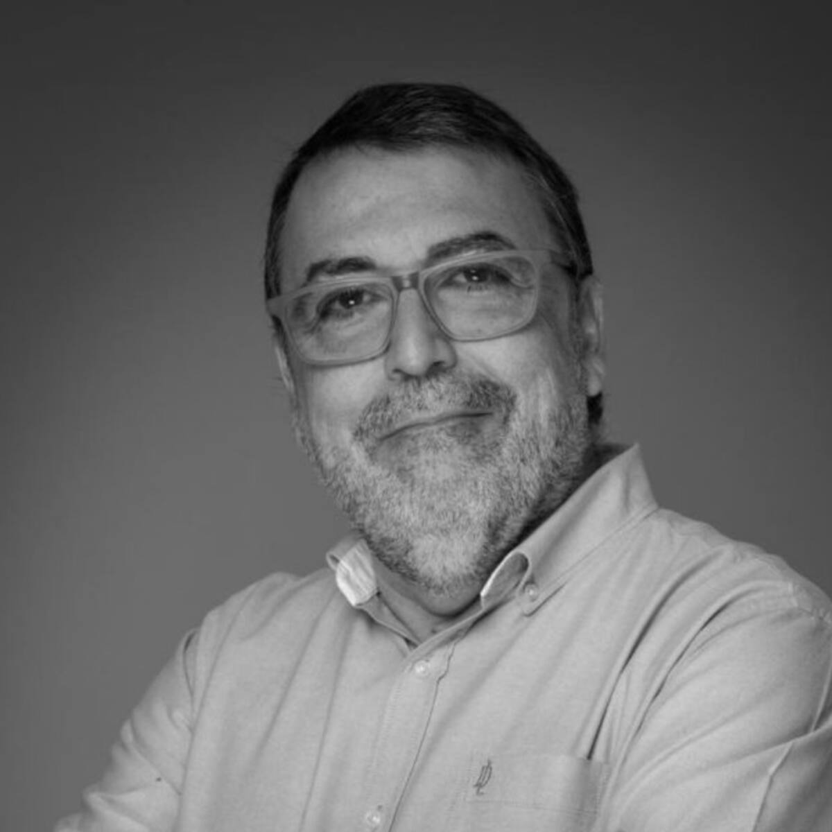 “Nos dejó de manera inesperada”: Muere el periodista chileno Alan Rivera a los 55 años