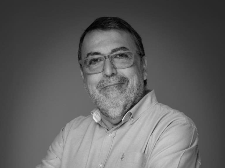 “Nos dejó de manera inesperada”: Muere el periodista chileno Alan Rivera a los 55 años