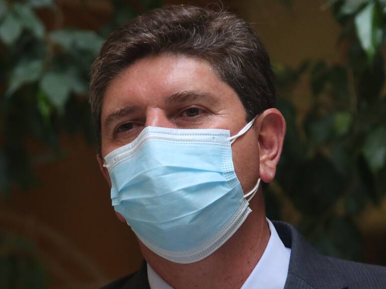 05 DE ENERO DE 2022/VALPARAISOEl ministro Rodrigo Cerda ofrece un punto de prensa, tras la Comisión de Hacienda de la Cámara de Diputados.
FOTO: LEONARDO RUBILAR CHANDIA/AGENCIAUNO