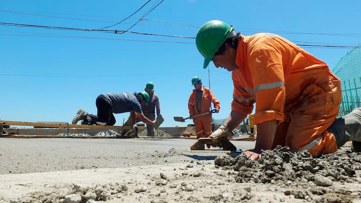 Tras meses a la baja: desempleo en Chile sufre leve alza en trimestre septiembre-noviembre
