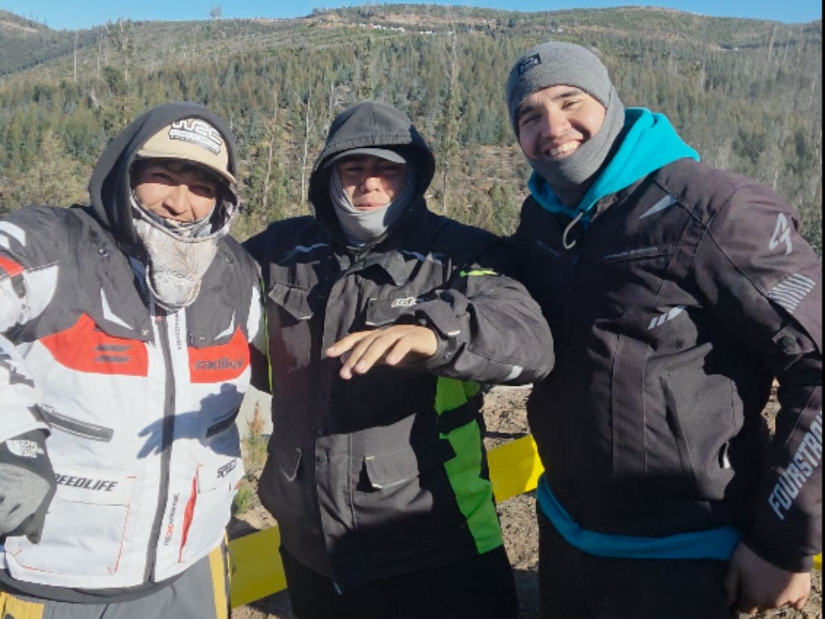 Cruzó la cordillera en moto para cumplir un sueño en Chile: “La gente es...”
