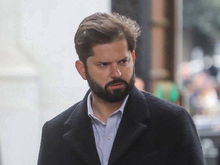 Presidente Boric responde a cuestionamiento sobre su viaje a la Antártica: «Voy a proponer que nos vayamos en canoa»