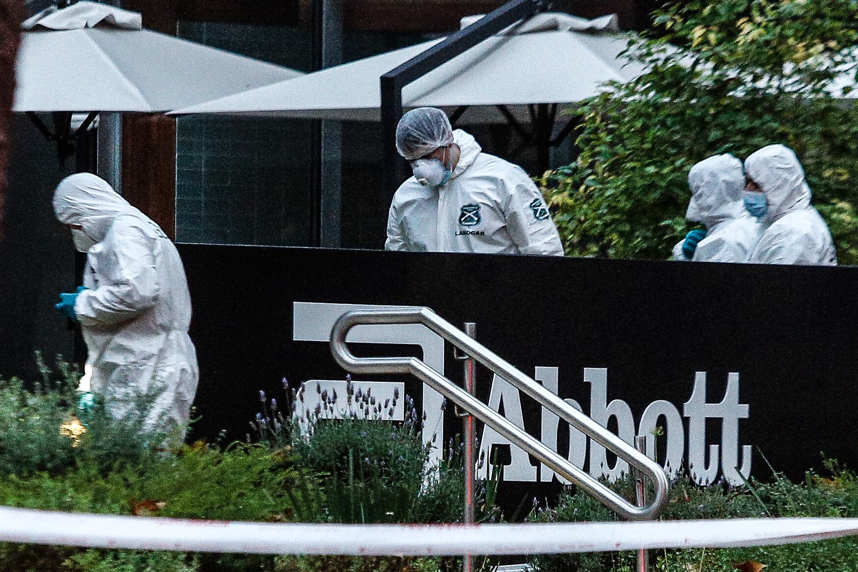 20 DE MAYO DE 2025 / SANTIAGOUn aparato explosivo fue detonado en las afueras de un edificio ubicado en Pedro de Valdivia 259 frente al colegio Luis Campino en la comuna de Providencia, carabineros realiza pericias en el lugar
FOTO: DIEGO MARTIN / AGENCIAUNO