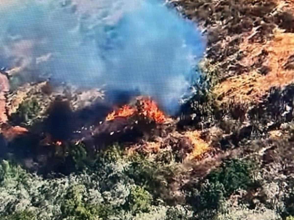 Dos incendios forestales activos mantienen en alerta amarilla a Casablanca