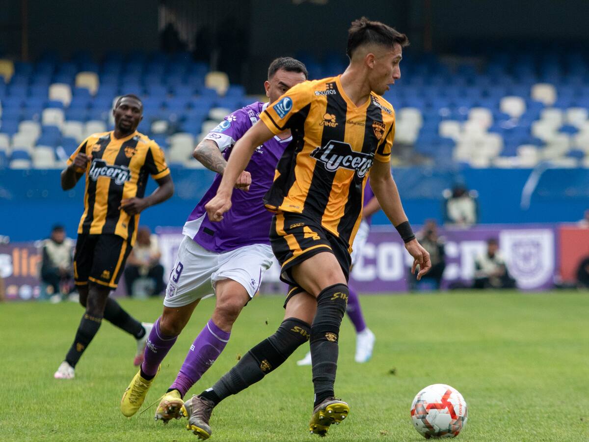 Más problemas para Fernández Vial: sufre resta de puntos y cae a puestos de descenso en la Segunda División