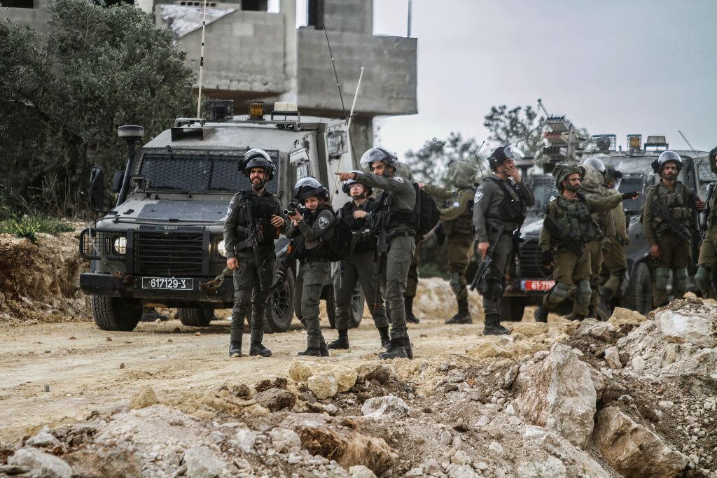 Fuerzas de Israel disparan contra palestinos en Nablus de Cisjordania