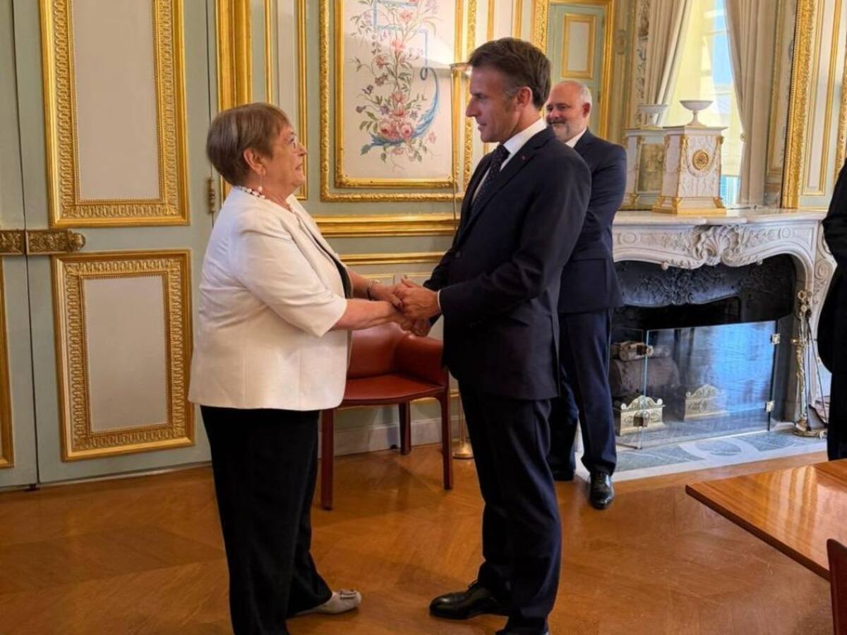 Michelle Bachelet se reúne con Emmanuel Macron en busca de apoyo para llegar a la ONU