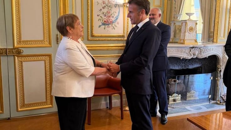 Michelle Bachelet se reúne con Emmanuel Macron en busca de apoyo para llegar a la ONU