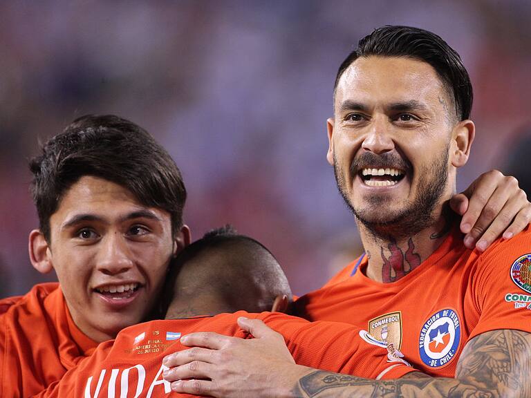 Feliz cumpleaños «Pinigol»: Los mejores goles de chilena de Mauricio Pinilla que celebra 37 años
