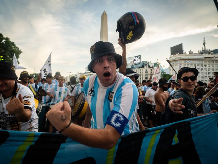 Hinchas piden justicia por la muerte de Diego Armando Maradona