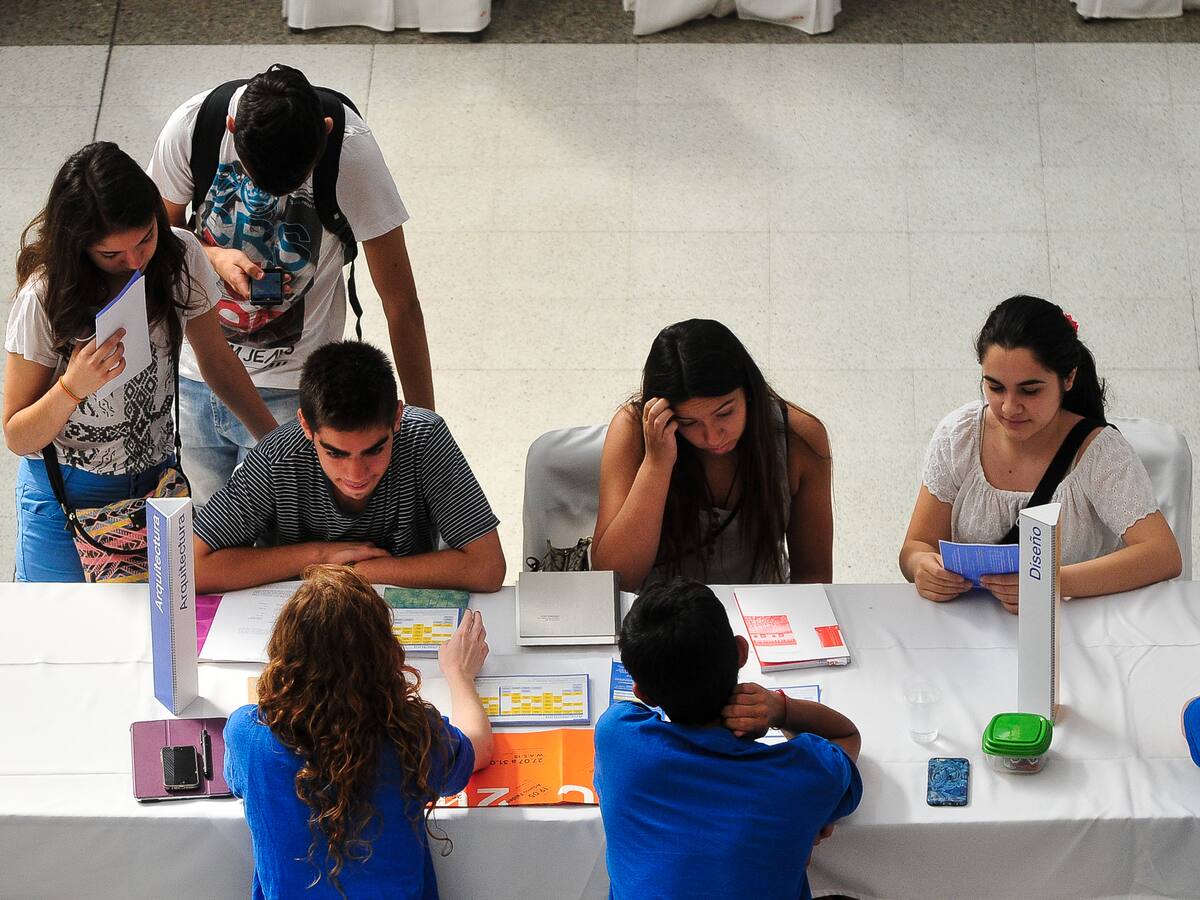 Cuál es la carrera técnica más difícil de estudiar en Chile, según una inteligencia artificial