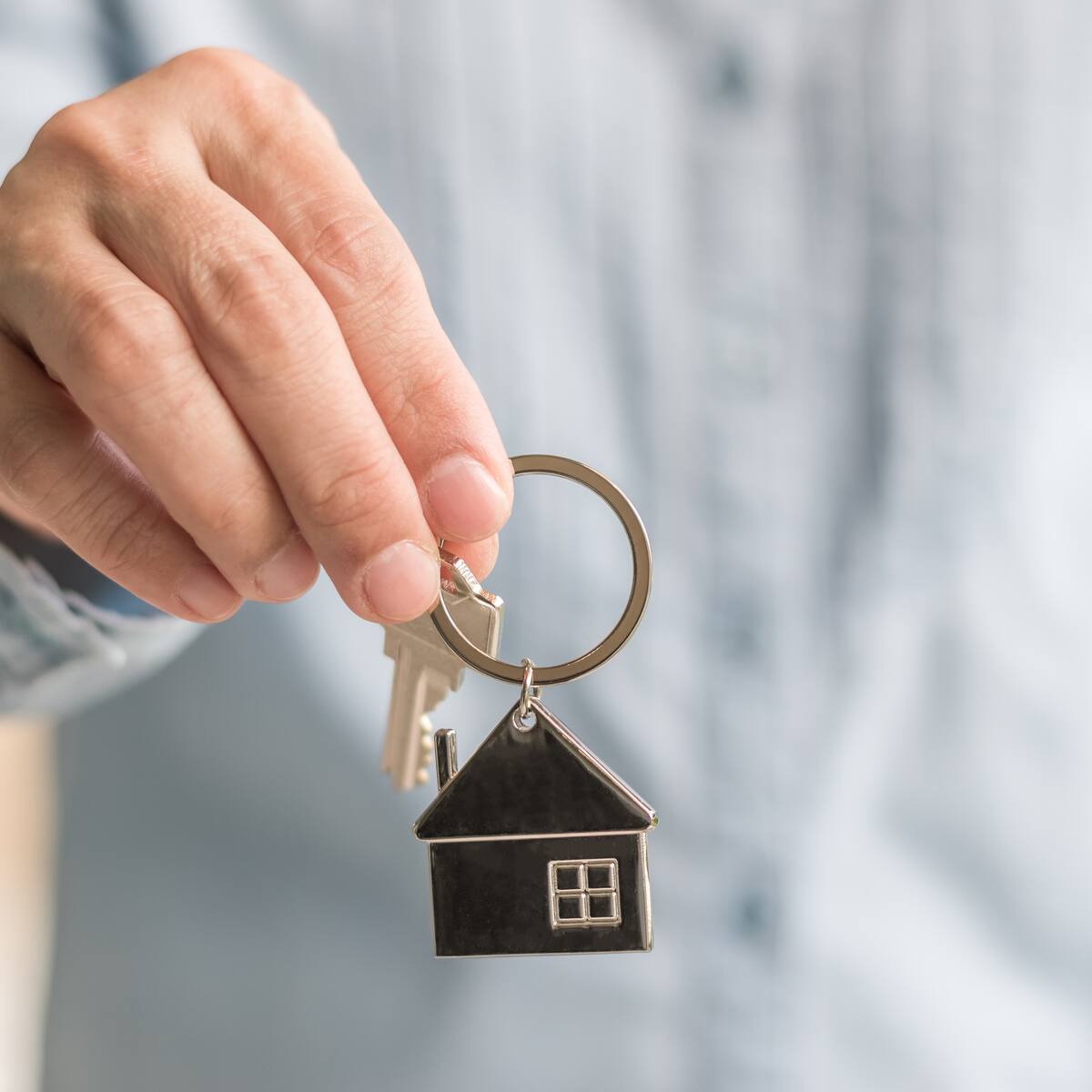 Se ofreció a vender la casa y se la quedó: mujer de 87 años denuncia a su sobrino por millonaria estafa en Santiago