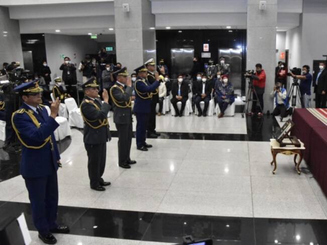 El cambio del alto mando militar en Bolivia