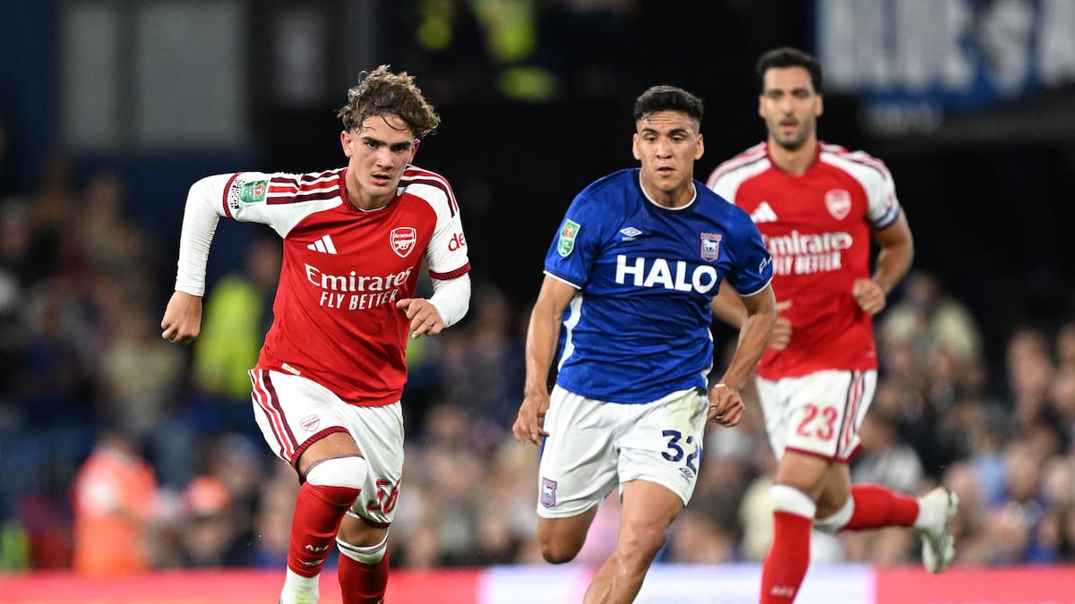 El error de Marcelino Núñez que condicionó la eliminación de Ipswich Town en la Copa de la Liga
