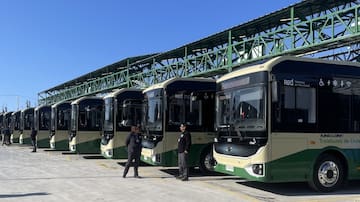 Llega primera flota de buses eléctricos a Valparaíso: revisa cómo son y qué recorridos ofrecen