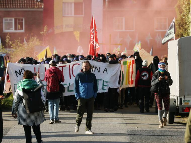 Ecologistas protestan contra la ampliación de una mina en Lützerath