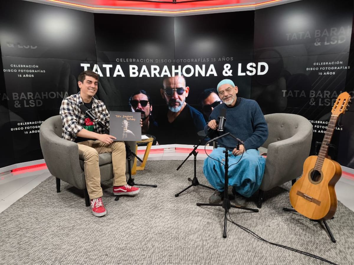 Tata Barahona: El místico retorno a “Fotografías” y el rescate patrimonial del guitarrón de Violeta Parra
