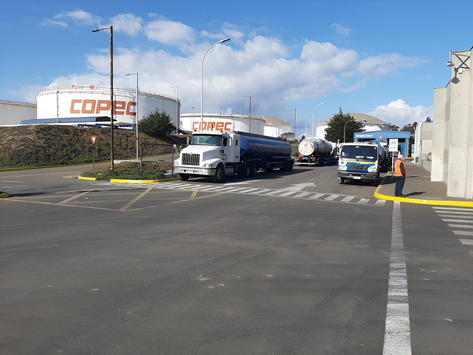 Copec enfrenta cargos ambientales por descargas en la bahía de Quintero: SMA detectó excesos reiterados