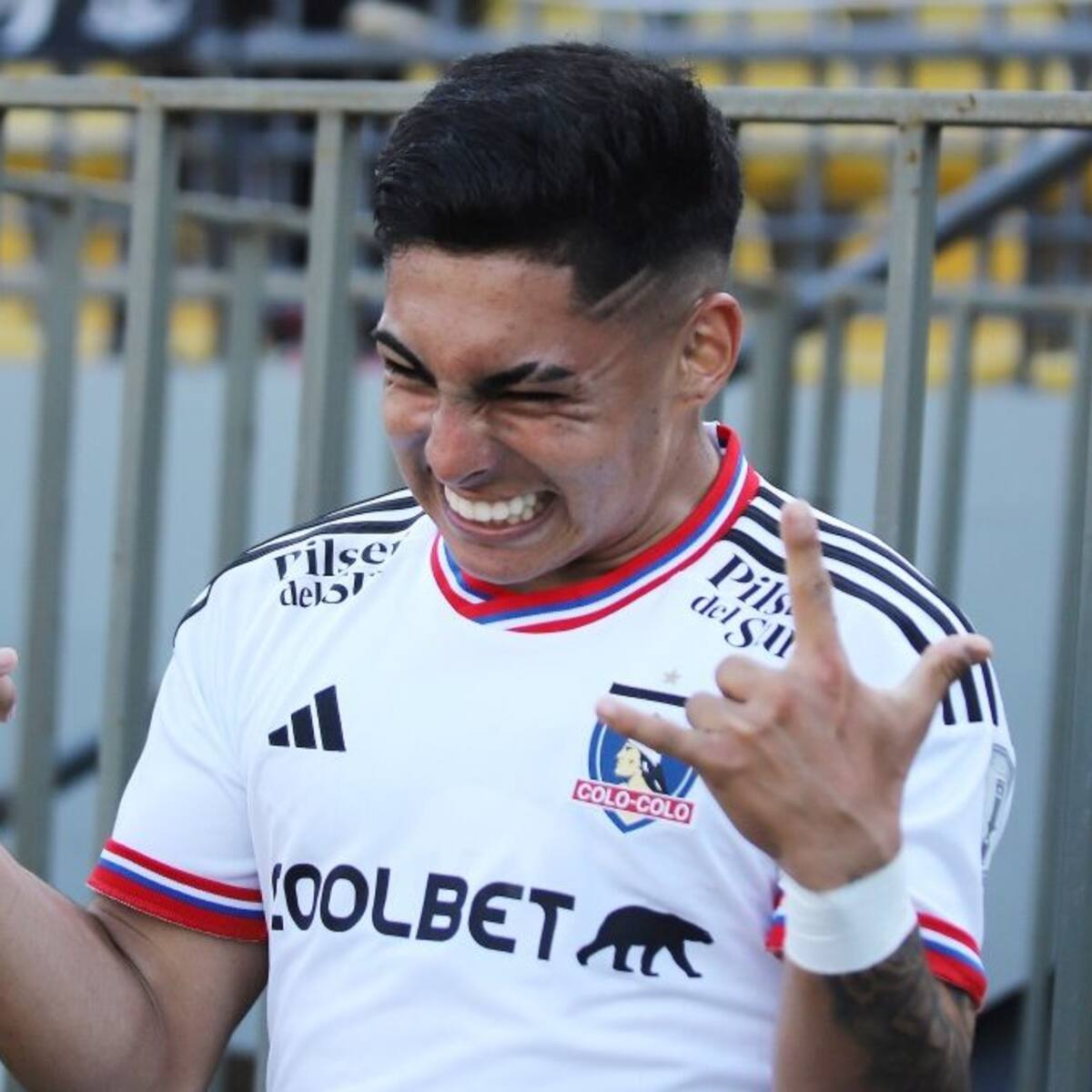 Días claves en el Monumental: ¿Cuánto tiene que pagar Colo Colo a Jordhy Thompson para despedirlo?