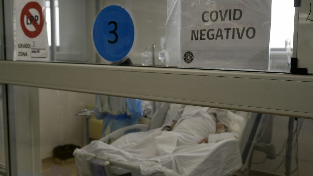 05 de Agosto de 2021 / IQUIQUEUna disminución de casos positivos por Covid-19, se registra en las salas UCI del hospital regional de Iquique. 
En la imagen, una paciente internada por otra patología no Covid.
FOTO: CRISTIAN VIVERO BOORNES/AGENCIAUNO