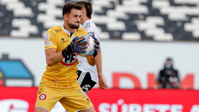 31 de Enero del 2021/SANTIAGOAlexis Martín Arias(c) ,durante el partido valido por la Vigésimo Sexta fecha del Campeonato Nacional AFP PlanVital 2020, entre Colo Colo vs Unión La Calera, disputado en el Estadio Monumental.
FOTO:FRANCISCO LONGA/AGENCIAUNO