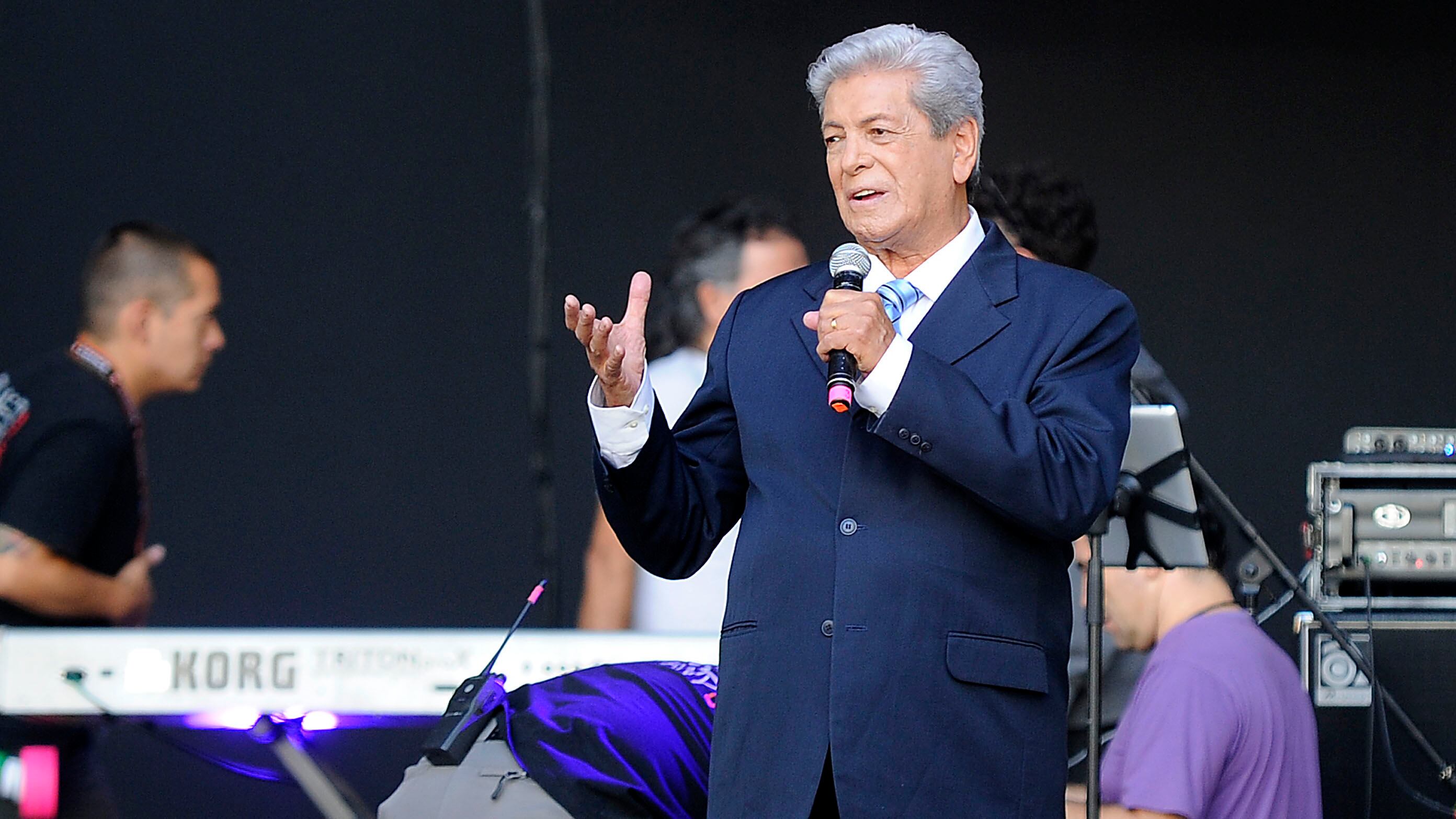 29 de Marzo de 2015/VI—A DEL MAR  El Animador Enrique Maluenda , durante el show a beneficio del cantante nacional Peter Rock, quien padece Esclerosis Lateral AmiotrÛfica, que se realizÛ en la Quinta Vergara de ViÒa del Mar.
FOTO:PABLO OVALLE ISASMENDI/AGENCIAUNO