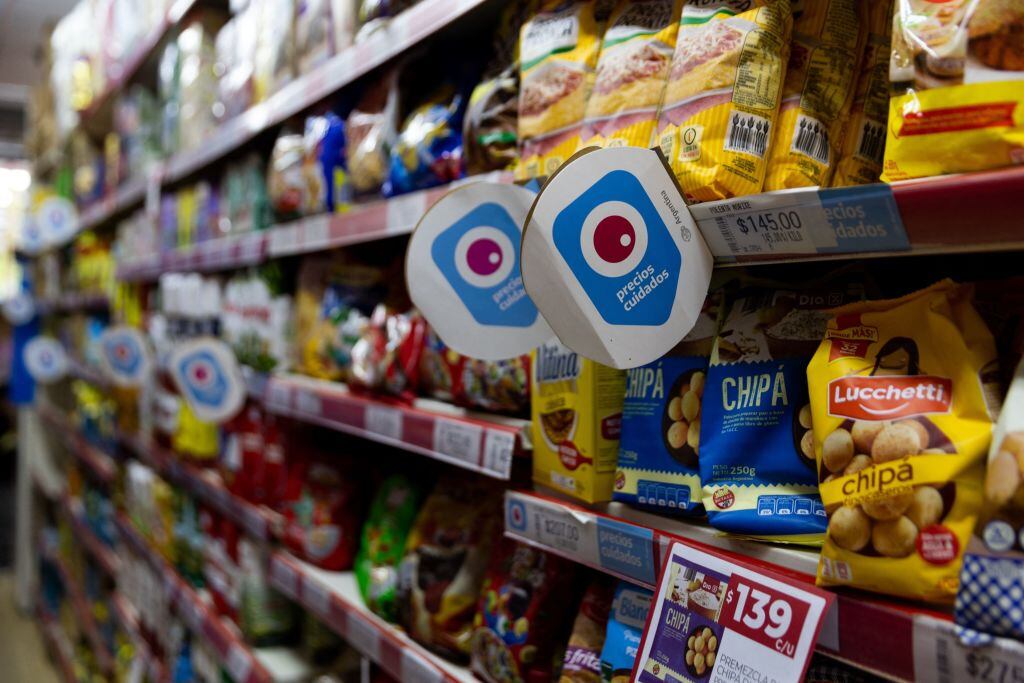 La imagen de un estante de un supermercado en la capital de Argentina