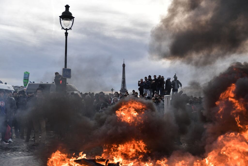 Masivas protestas en Francia contra la reforma de pensiones de Macron